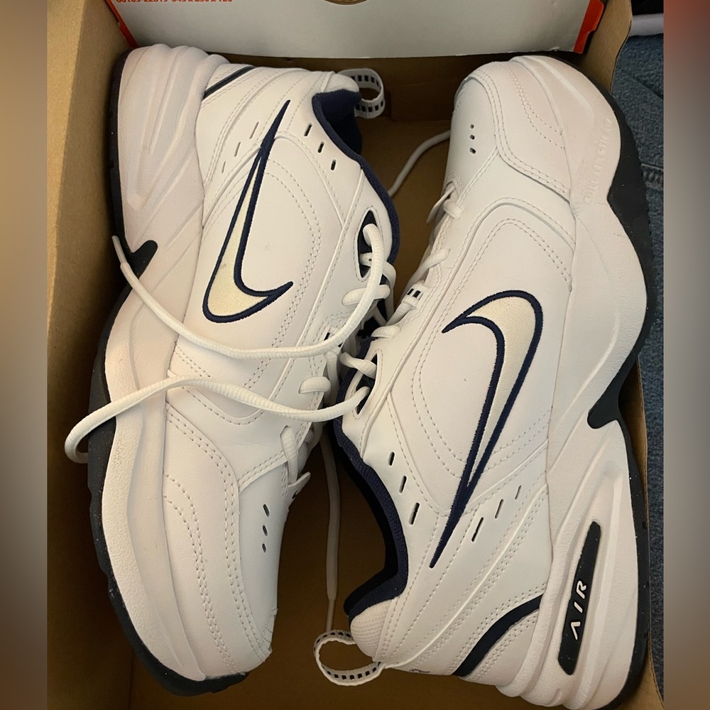 Nike Air Monarch 10.5